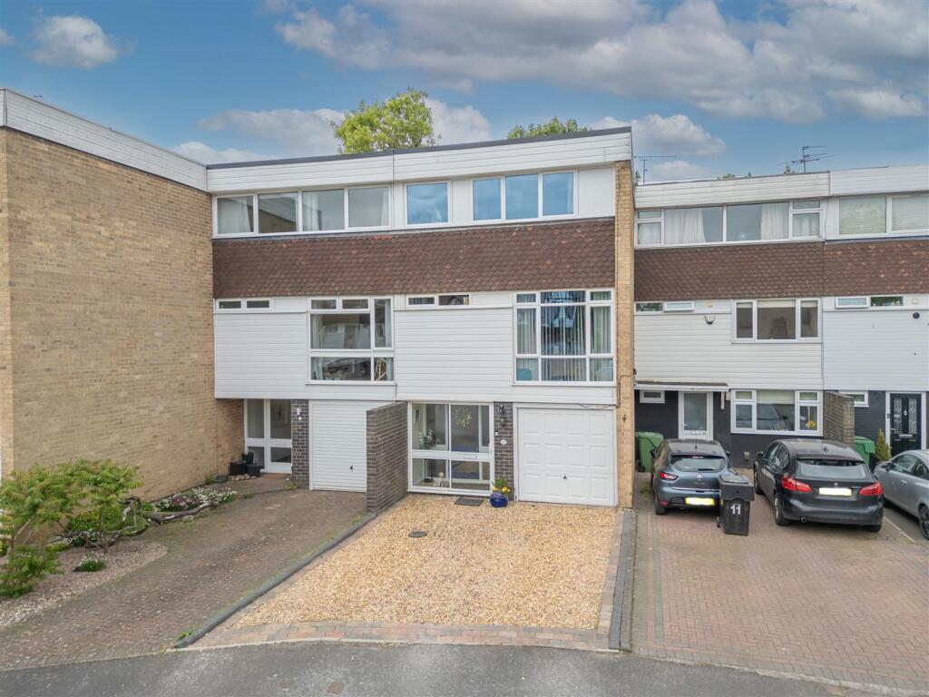 Ferndale Close Hagley 1.jpg