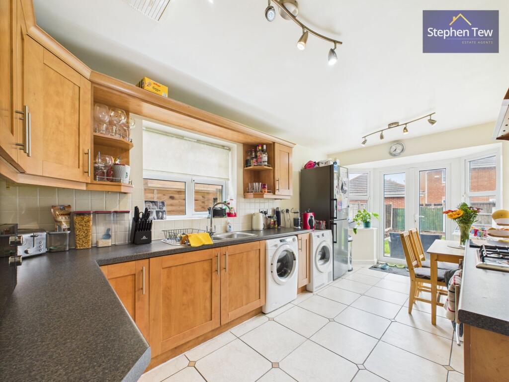 Kitchen/ Dining Room