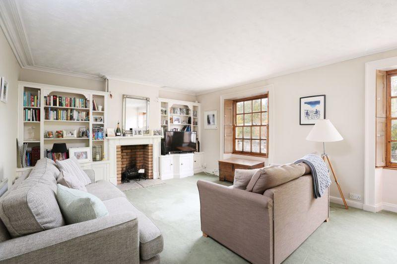 Drawing Room / Bedroom