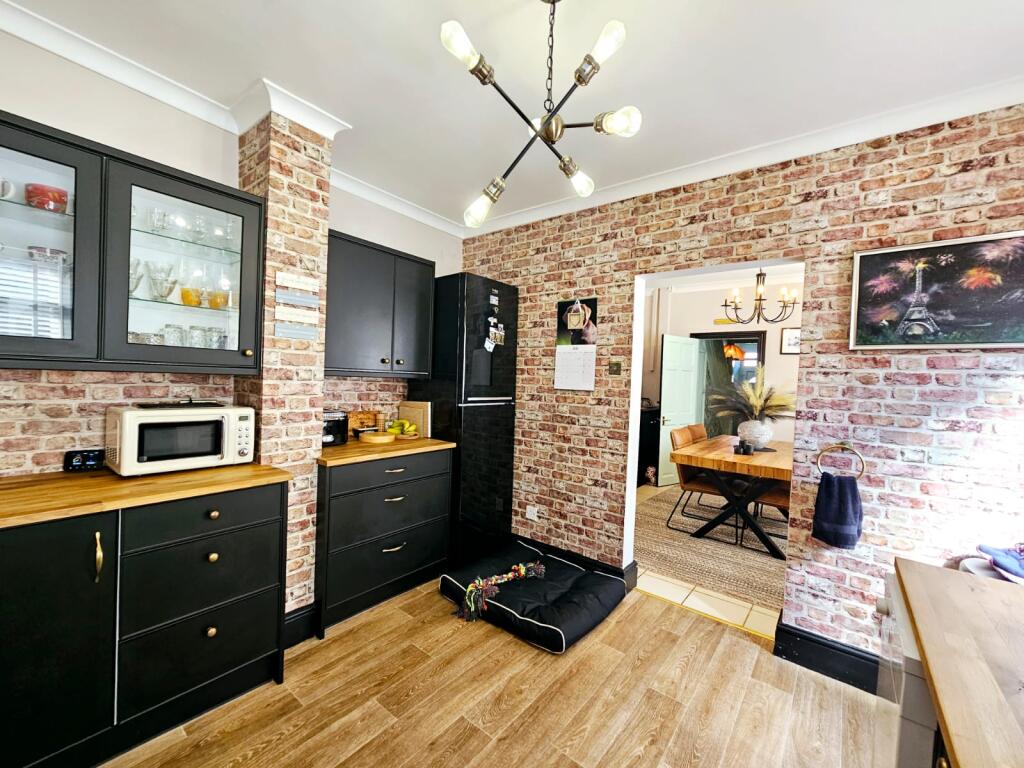 5aea7475-1654-40b1-a05b-d34d58ec679a