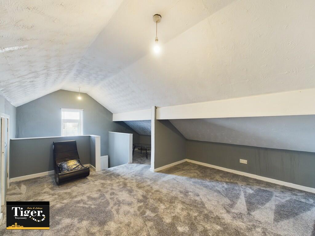 CAM02176G0-PR0311...