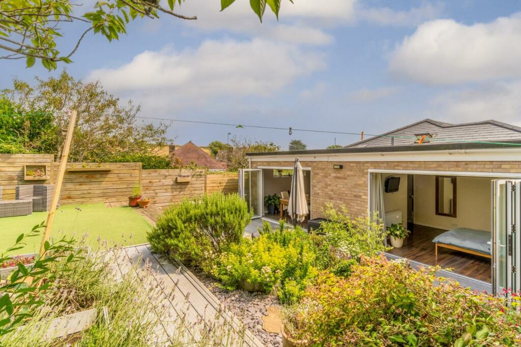 157 Rodmell Avenue-31.jpg