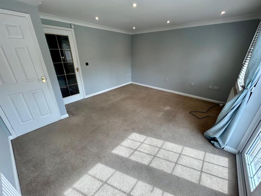lounge 2.jpg
