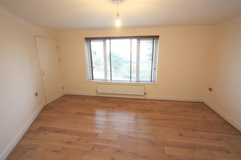 1 Longshore Apartments Bedroom 2