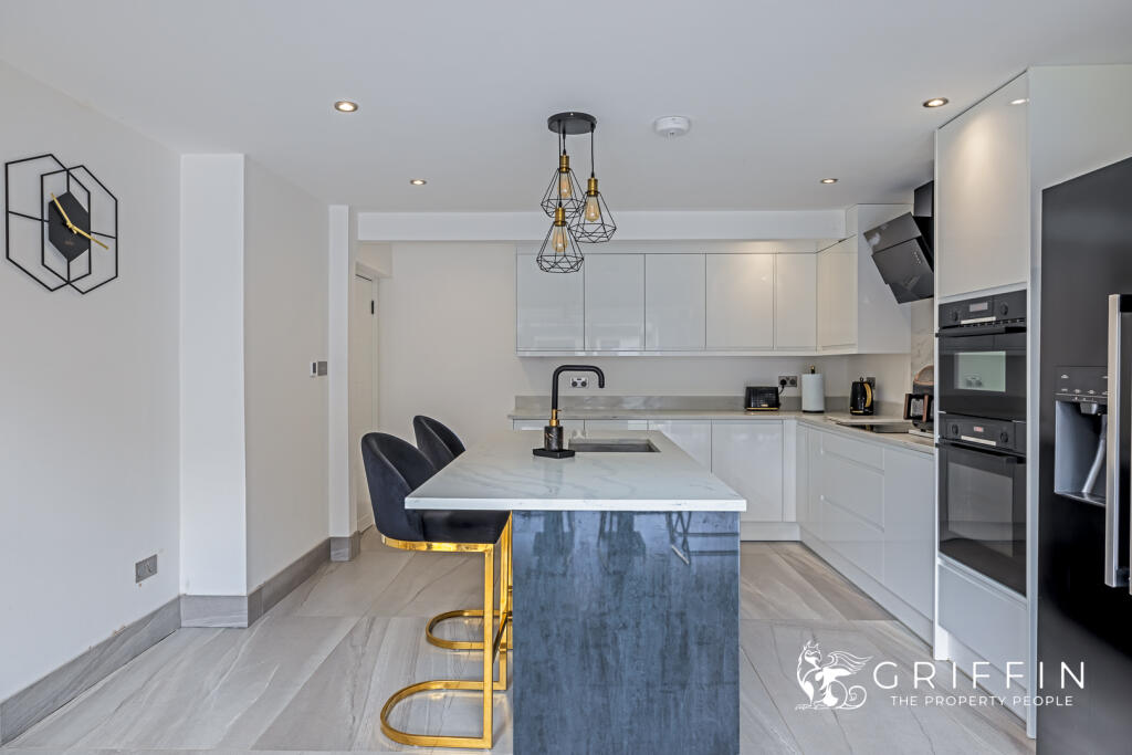 Kitchen &amp; Dining