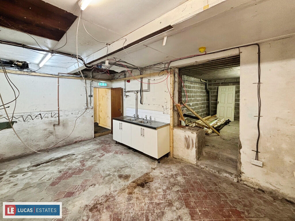 a131409d-8E-4098-...