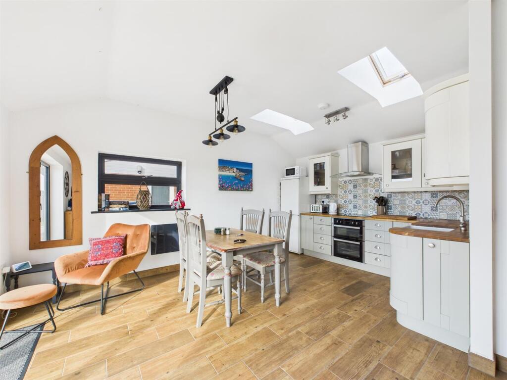 Open Plan Living / Kitchen