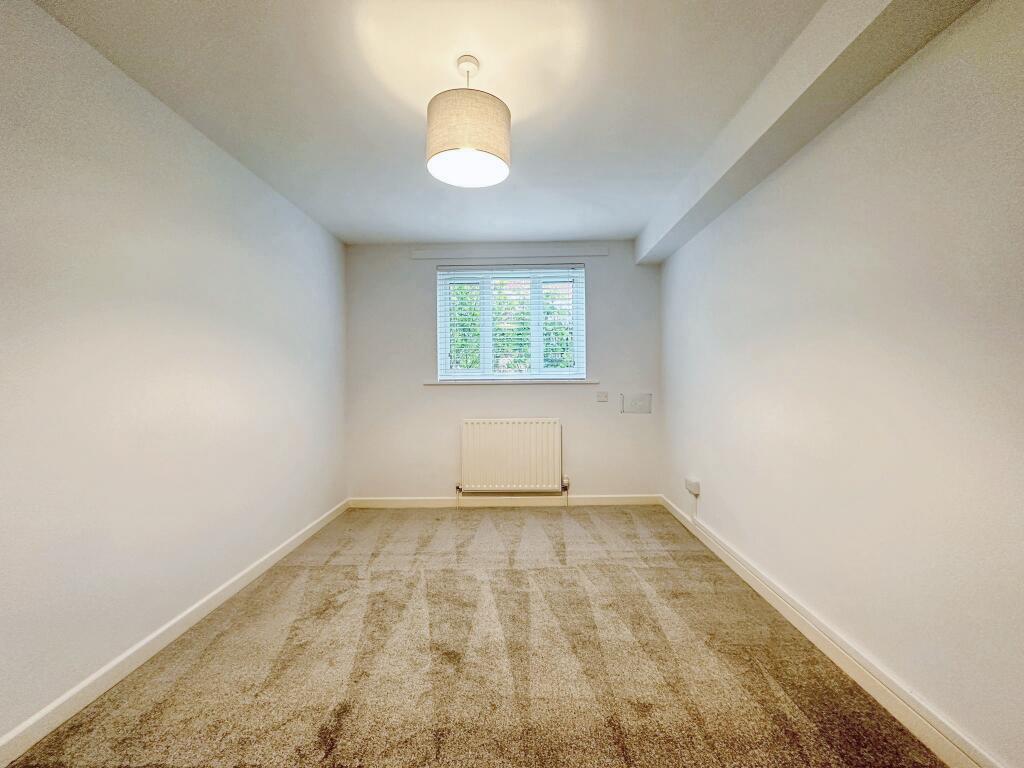 5 - BEDROOM 1.jpeg
