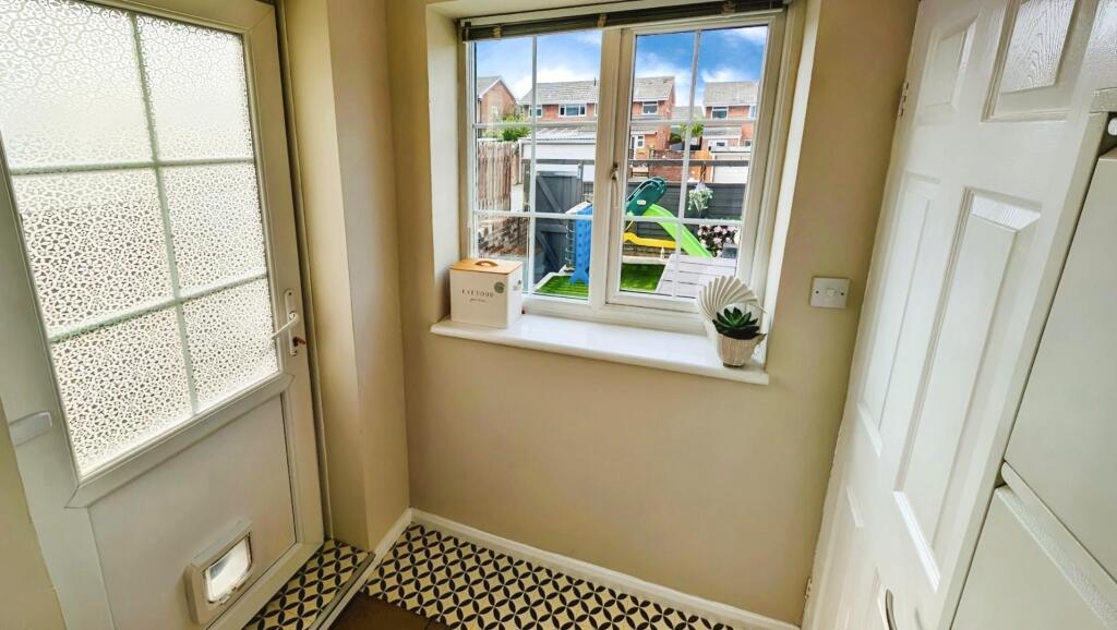 98 Finch rear lobby.jpg