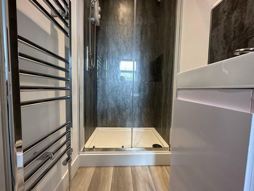 7B 2023 Ensuite 3.jpg