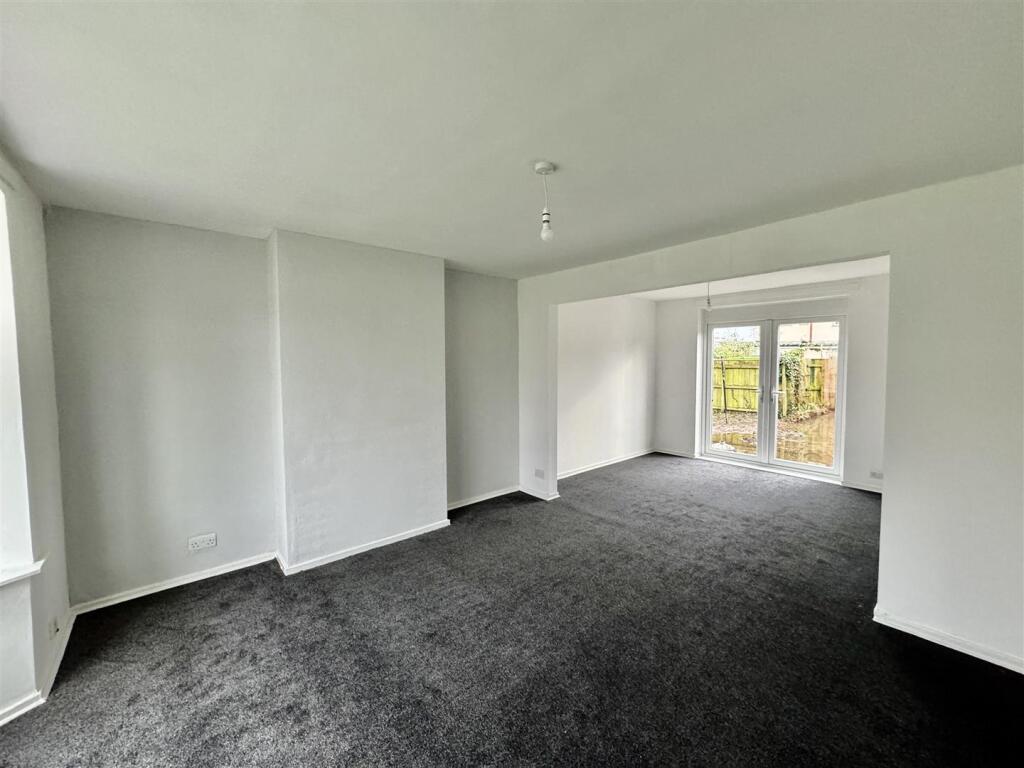 Lounge / Dining Room