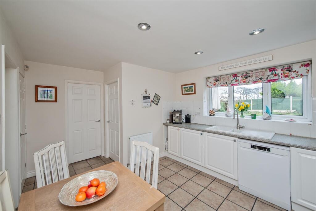 Fitted Breakfast Kitchen: