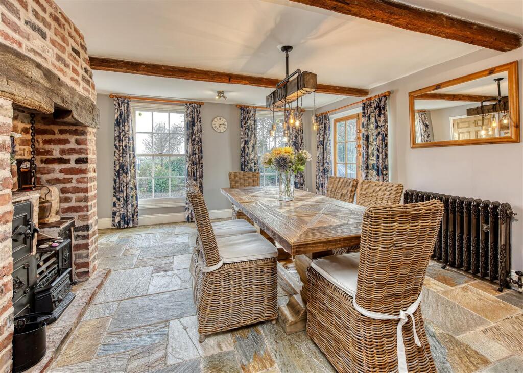 The Grove-kitchen3.jpg