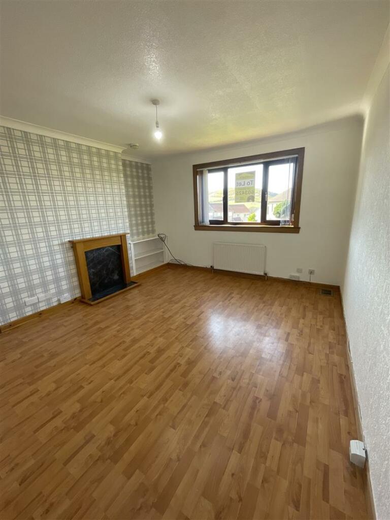 23 Highthorne Crescent Lounge1.jpeg