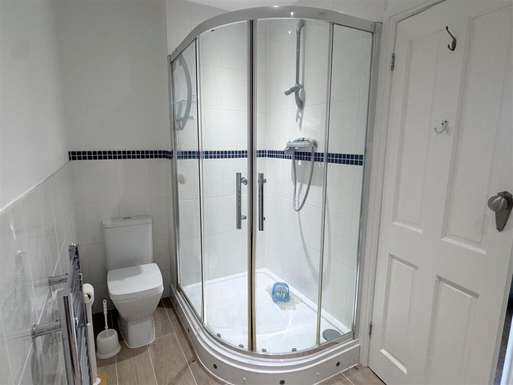 Ensuite 1.JPG