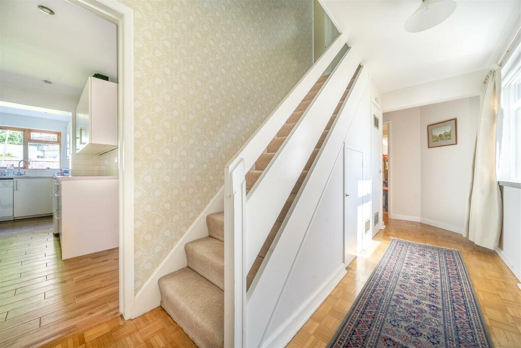 19 Manor Close, Roade