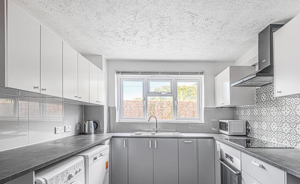 744cb11e-9109-4a7...