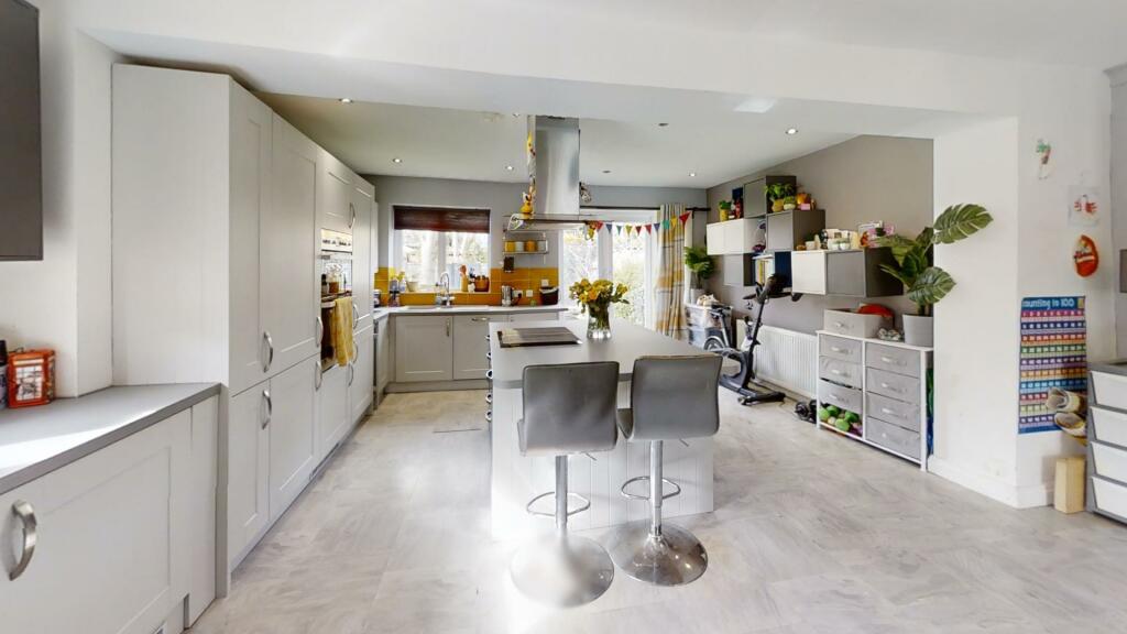 HomeDaze-presents-Heywood-Road-M25-Kitchen.jpg