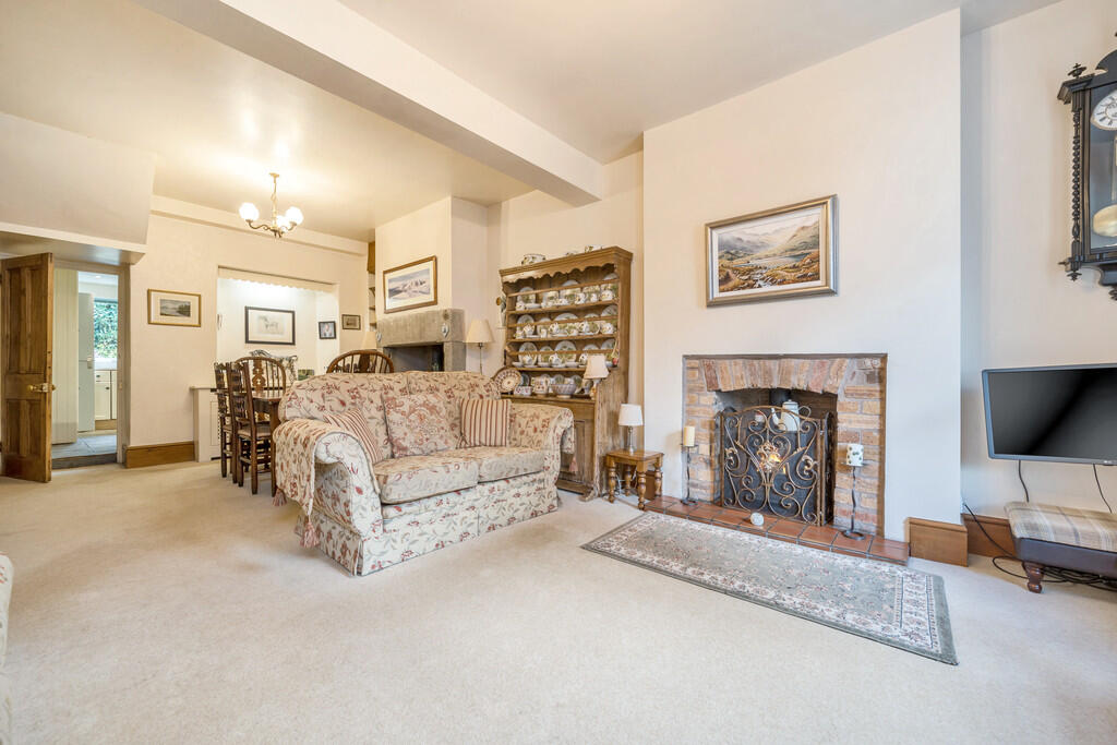 Living / Dining R...