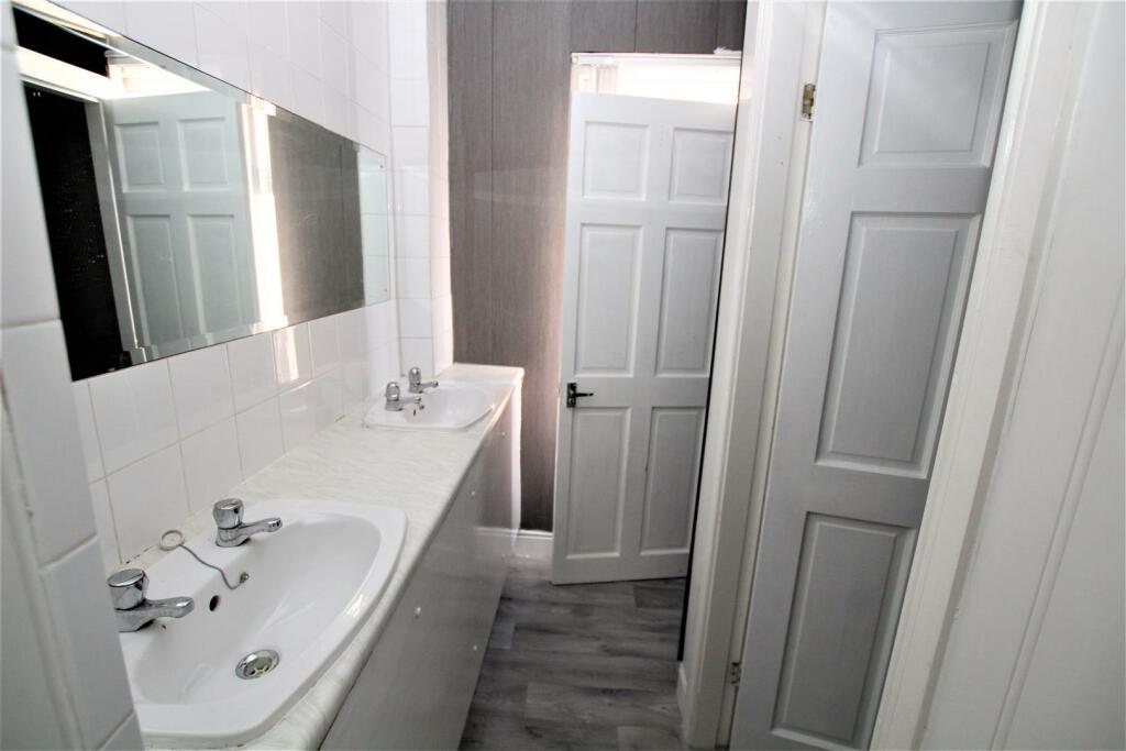 wash hand room.jpg