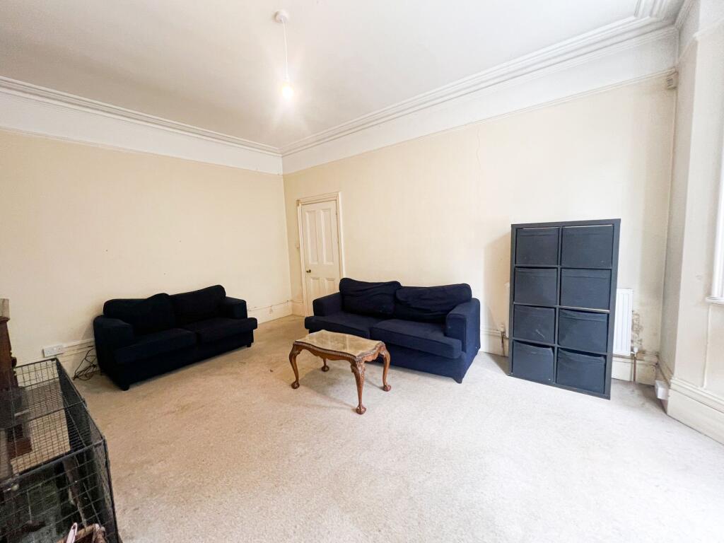 Aldersbrook Rd E12