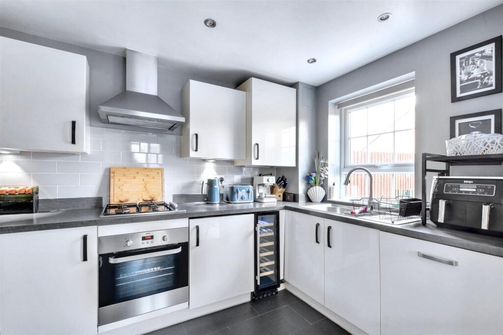 Kitchen_1.jpeg