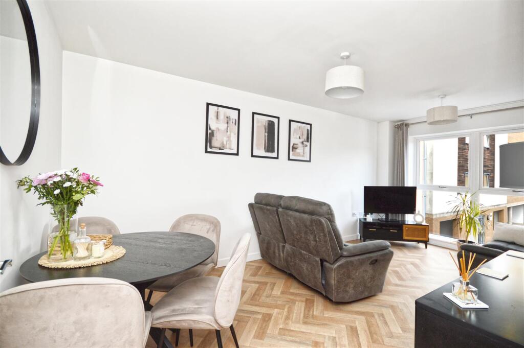 Sitting / Dining Room