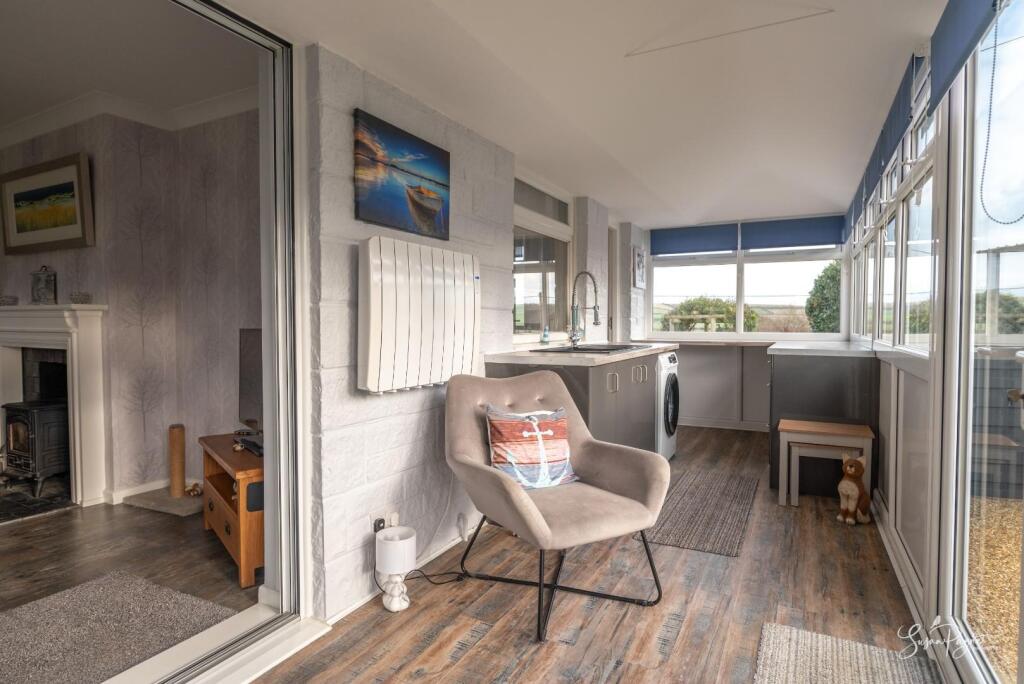 Sunroom/Utility