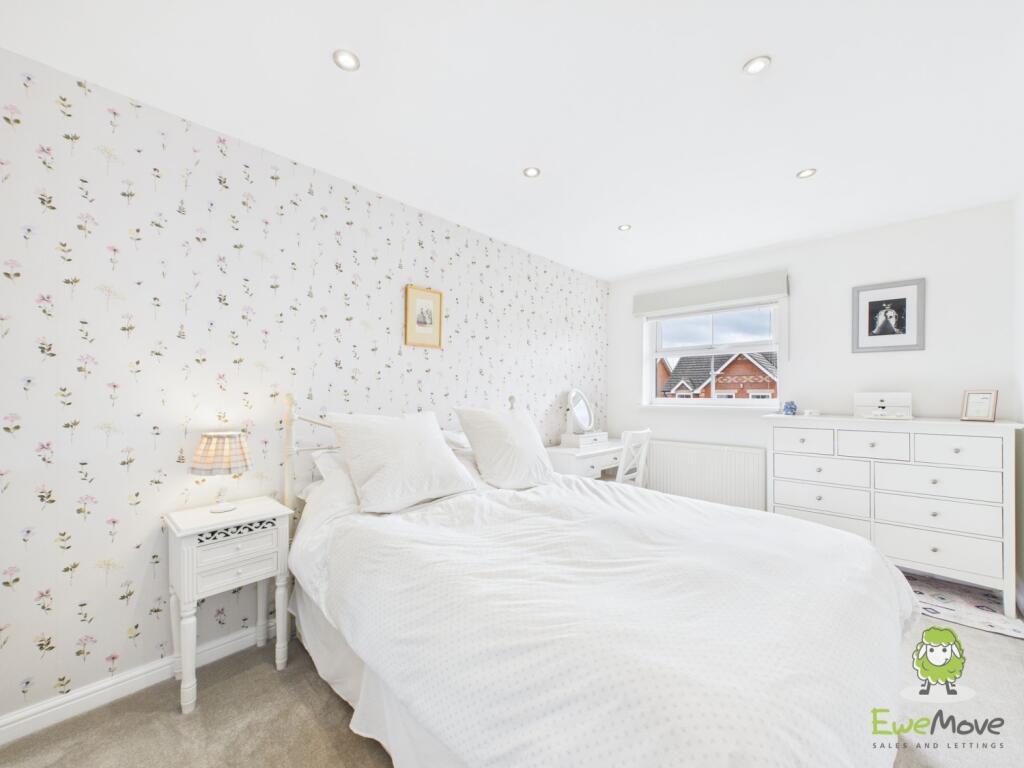 CAM02463G0-PR0086-STILL030