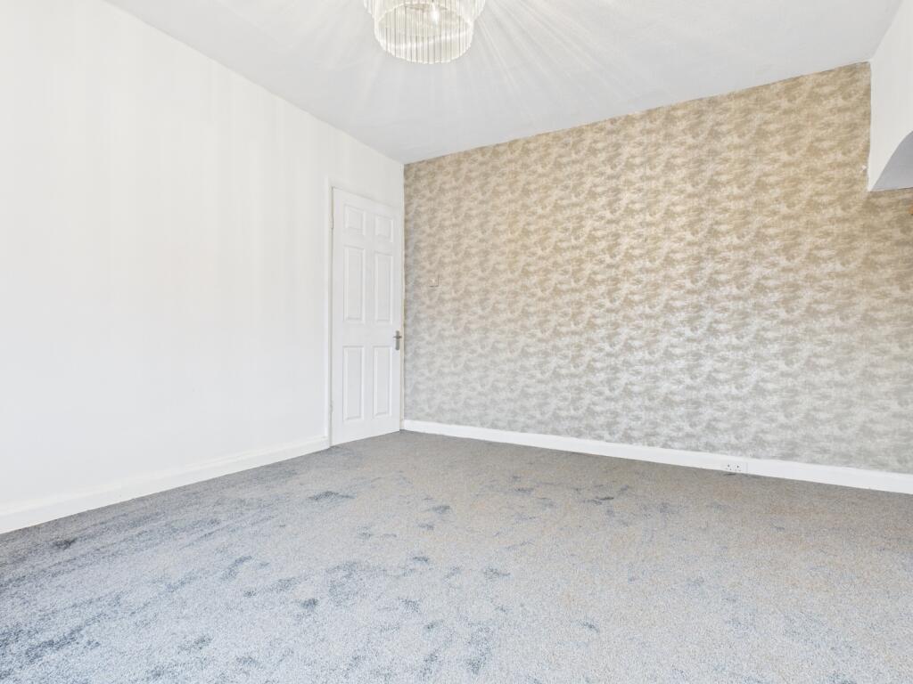 CAM03729G0-PR0172-STILL004