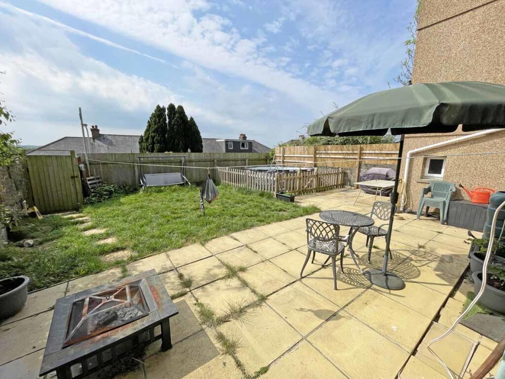 Kiel Place 5 - Garden 2.jpg