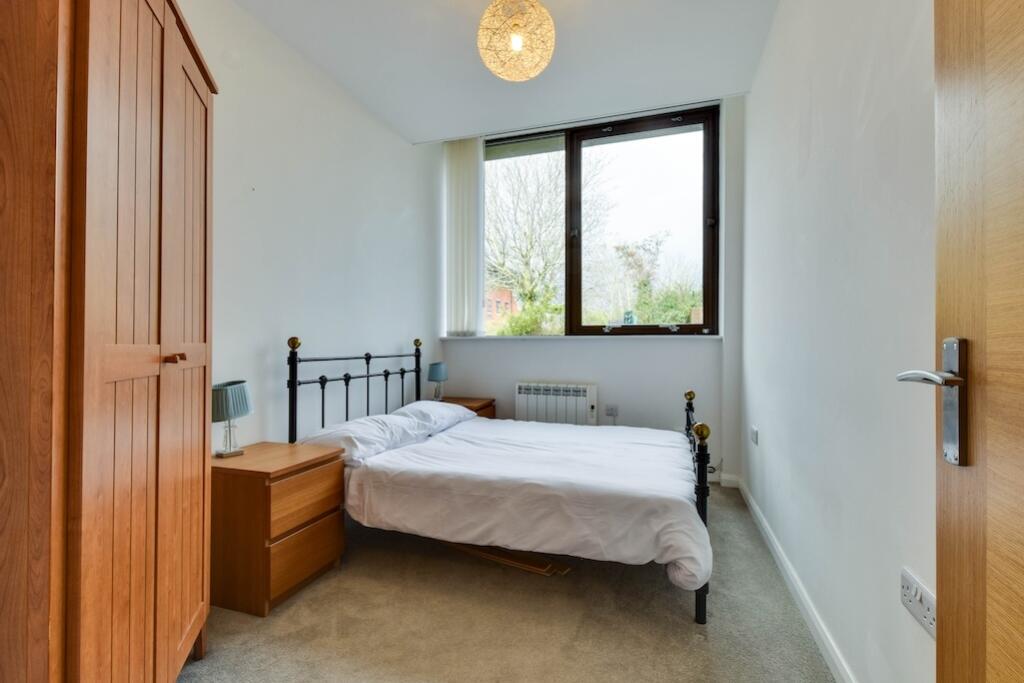 Bedroom2_1_2