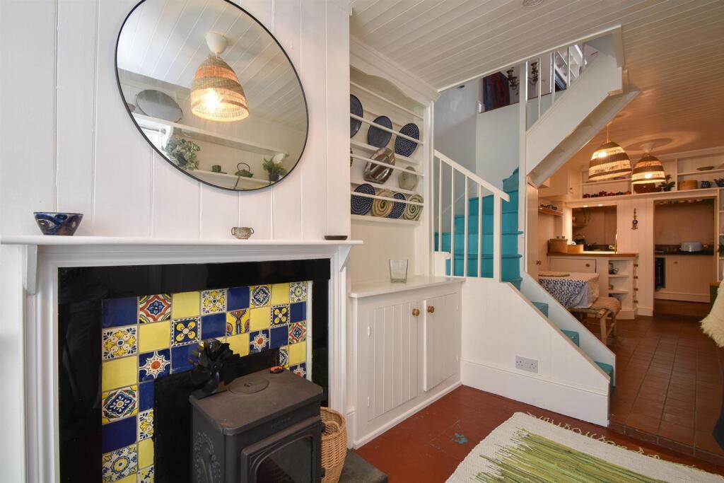 Dining/kitchen space
