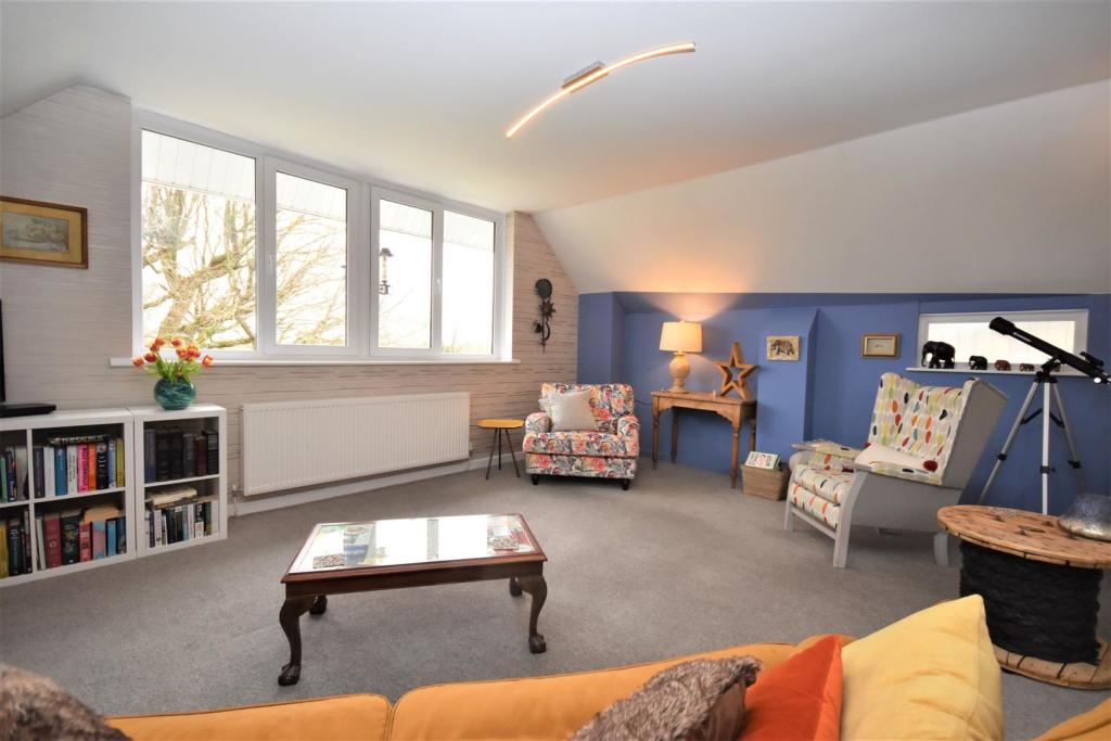 Sitting Room...JPG