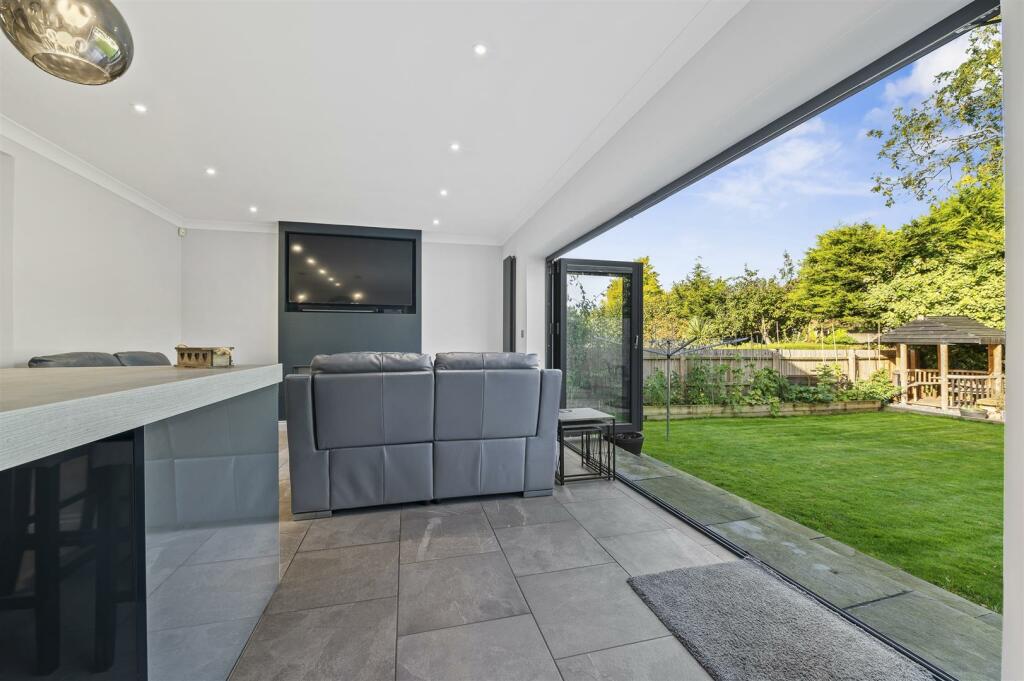 Kitchen/Breakfast/Family Room
