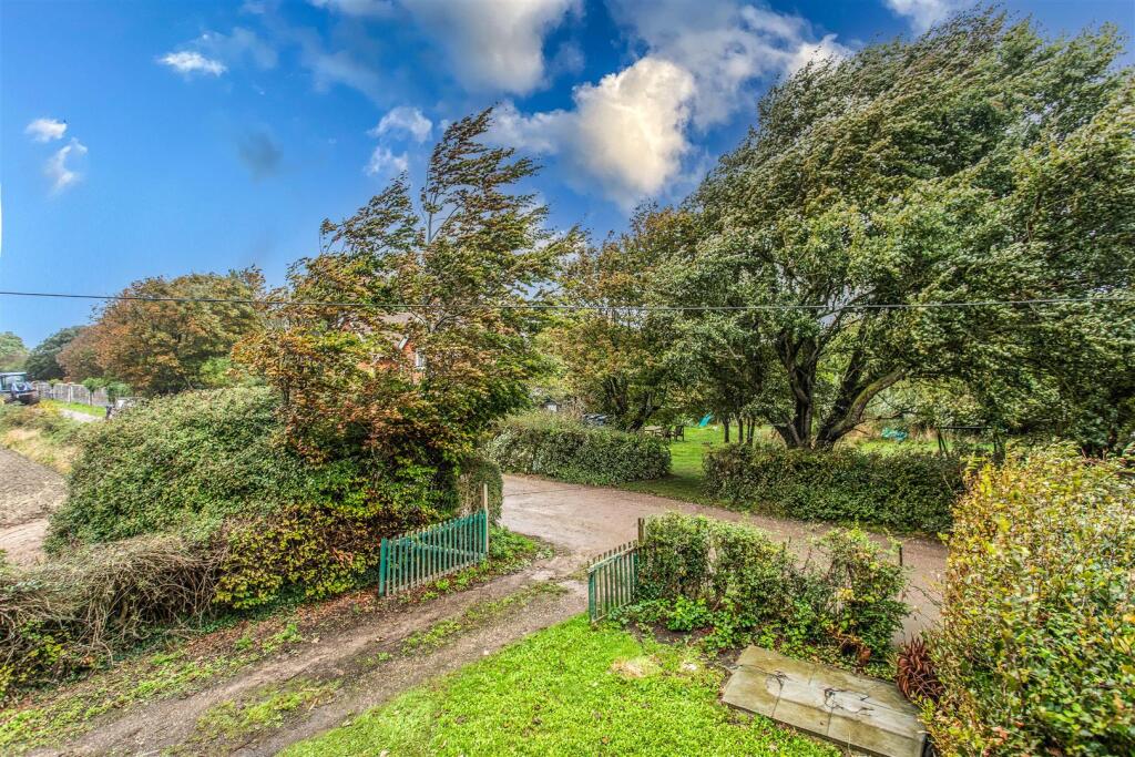 53 Crossways5.jpg