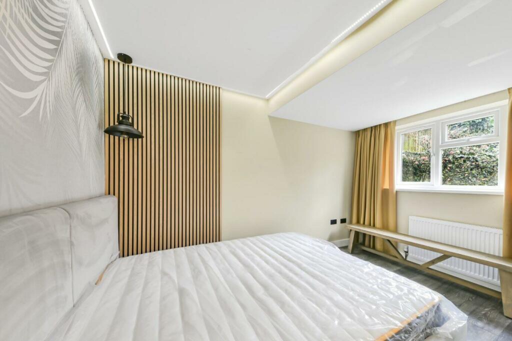 Bedroom1.jpg