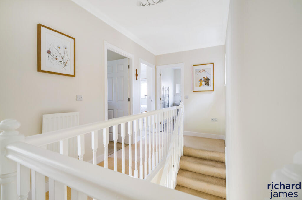 4b89c1b0-354b-453...