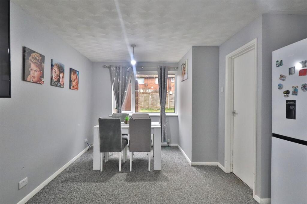 32 Helyers Green 10.JPG