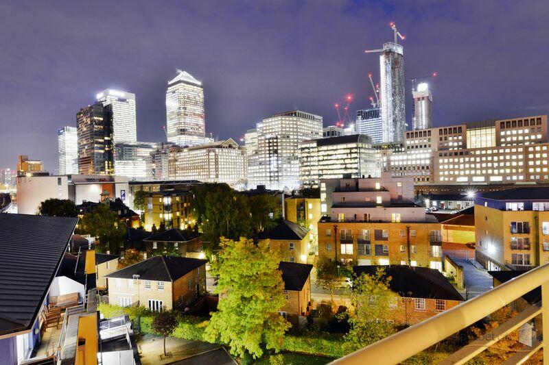 Canary Wharf illuminated
