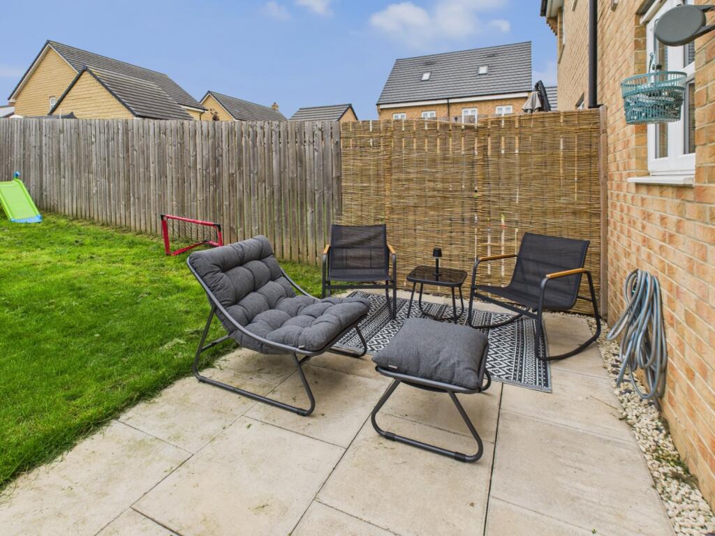 CAM04233G0-PR0034-STILL027