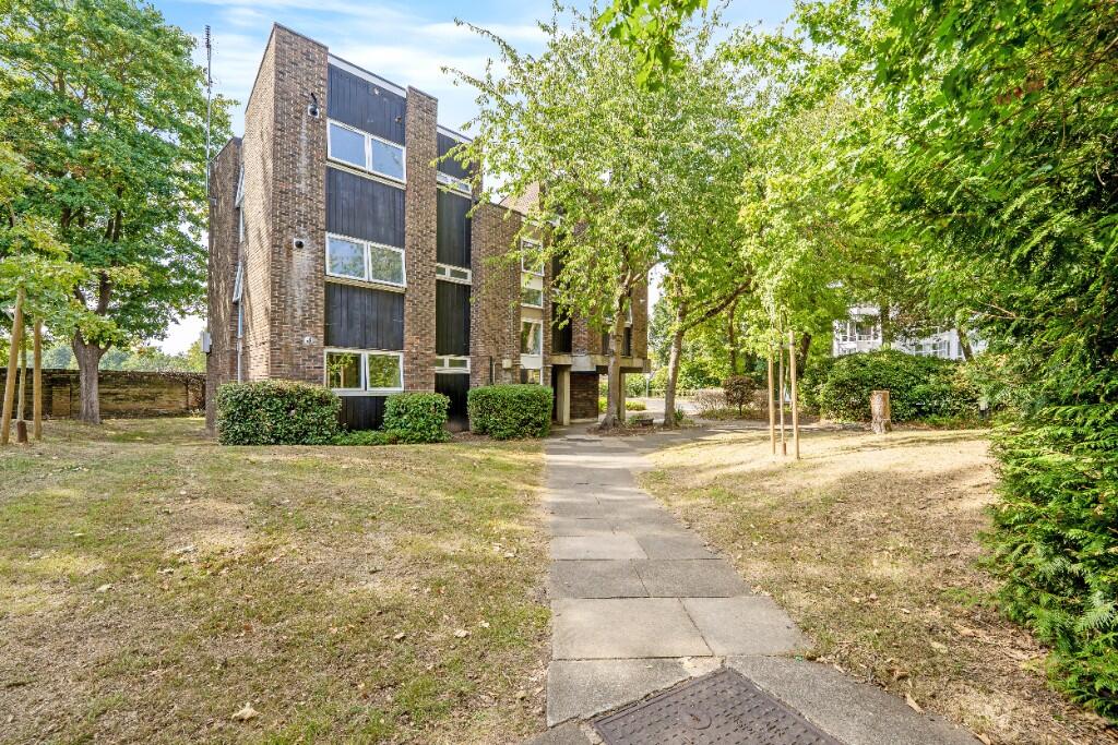 Wellesley Road, London, TW2