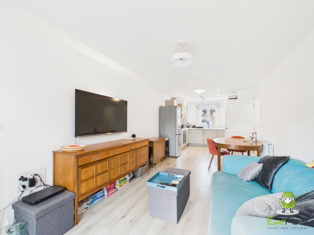 EweMove Estate Agents Basingstoke - Appain Way - L