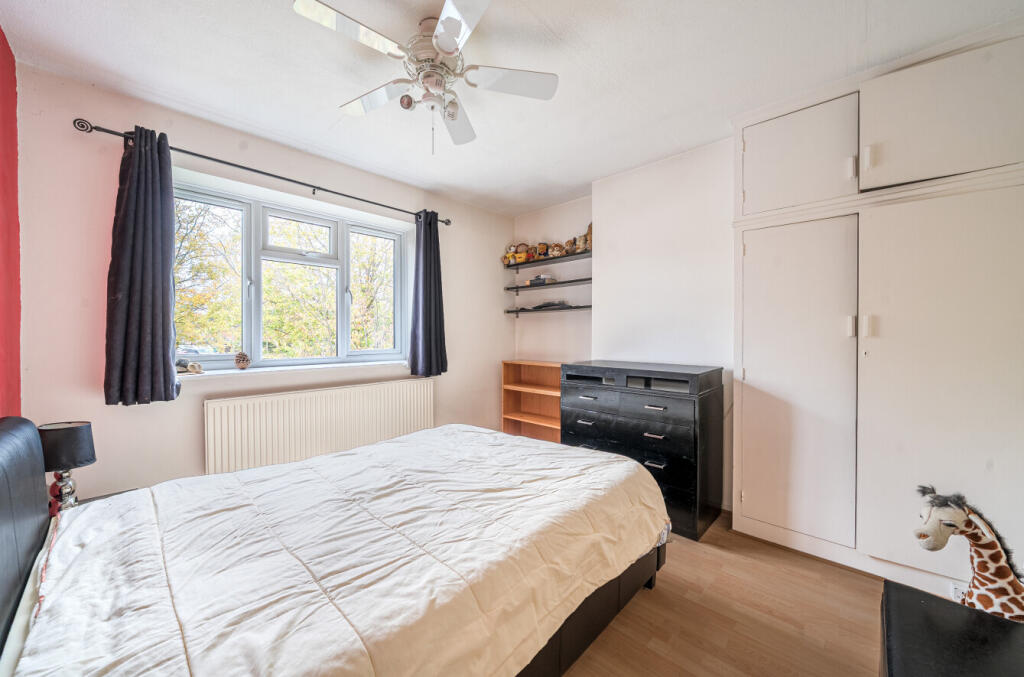 1374016-6-6901ee3...