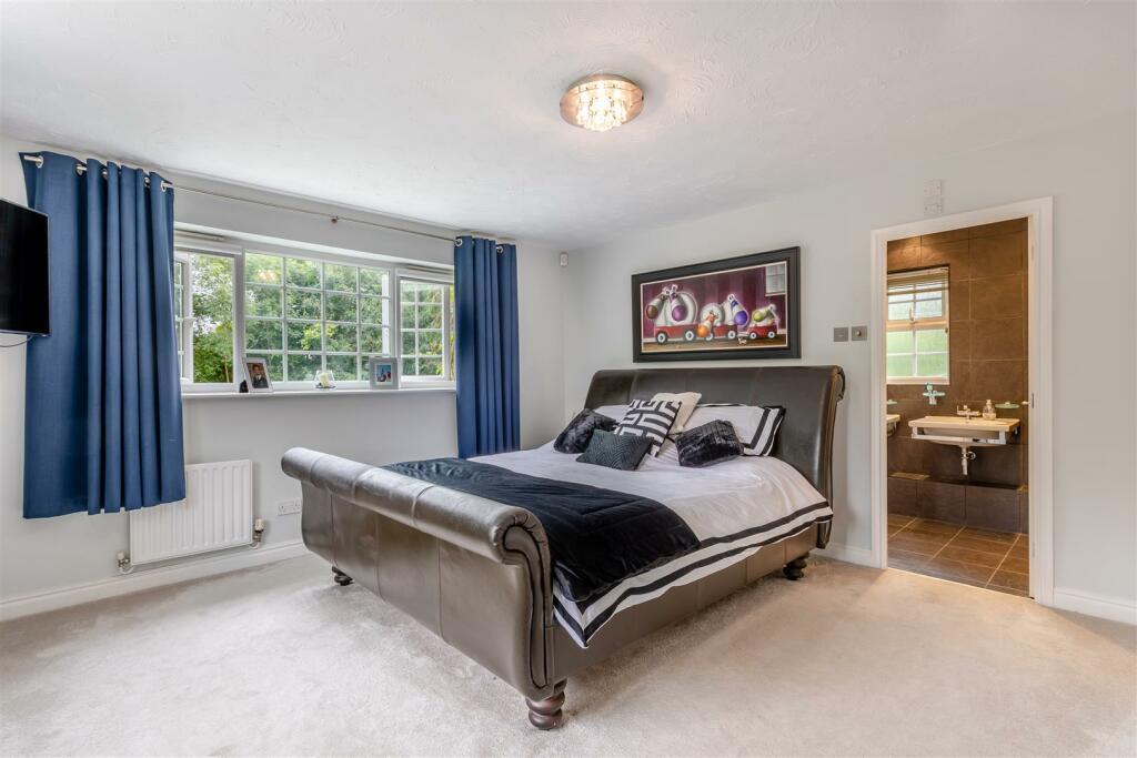 8614848-interior32.jpg