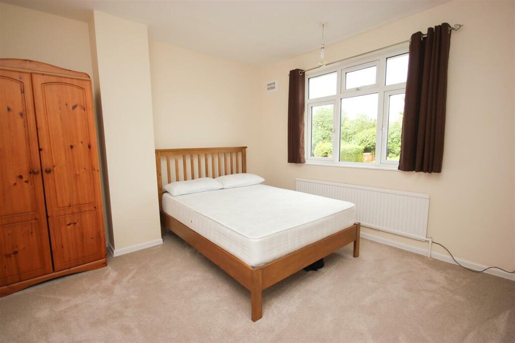 bed 2.JPG