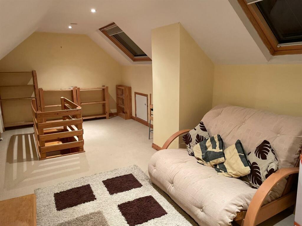 Loft Area ( no regs)