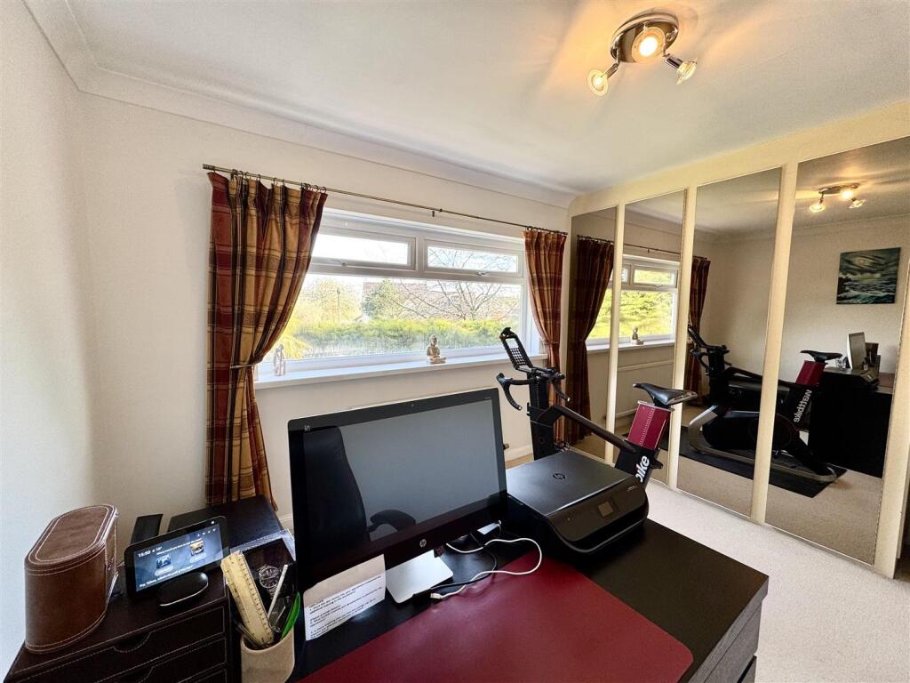 BEDROOM 2