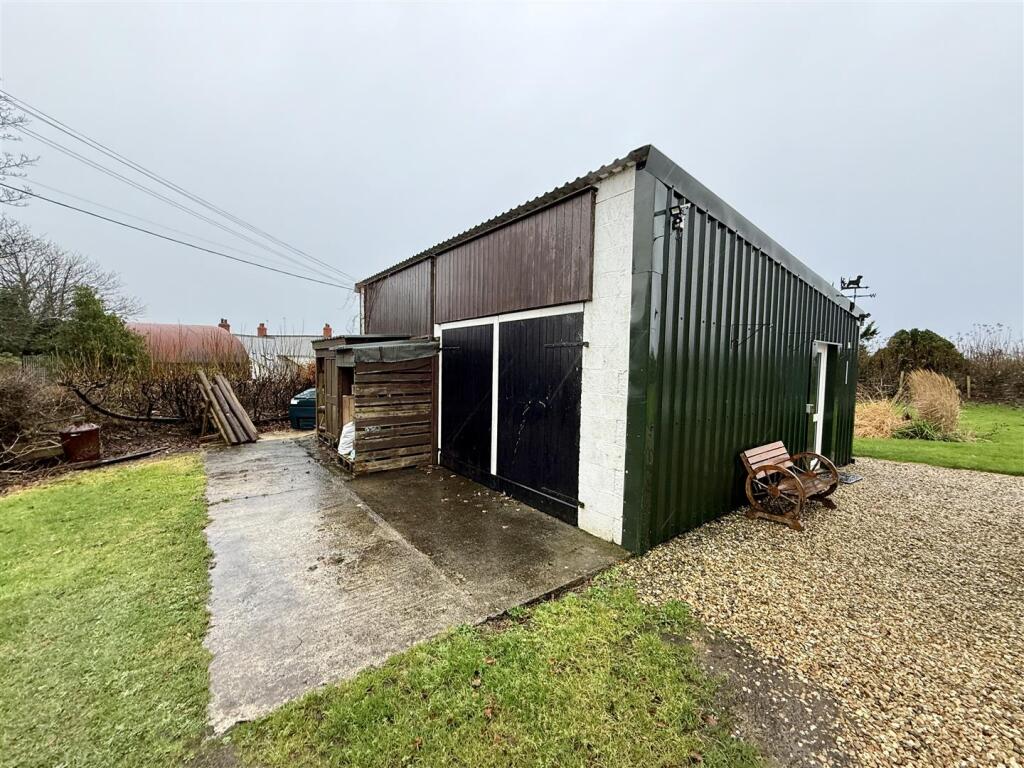 GARAGE/WORKSHOP