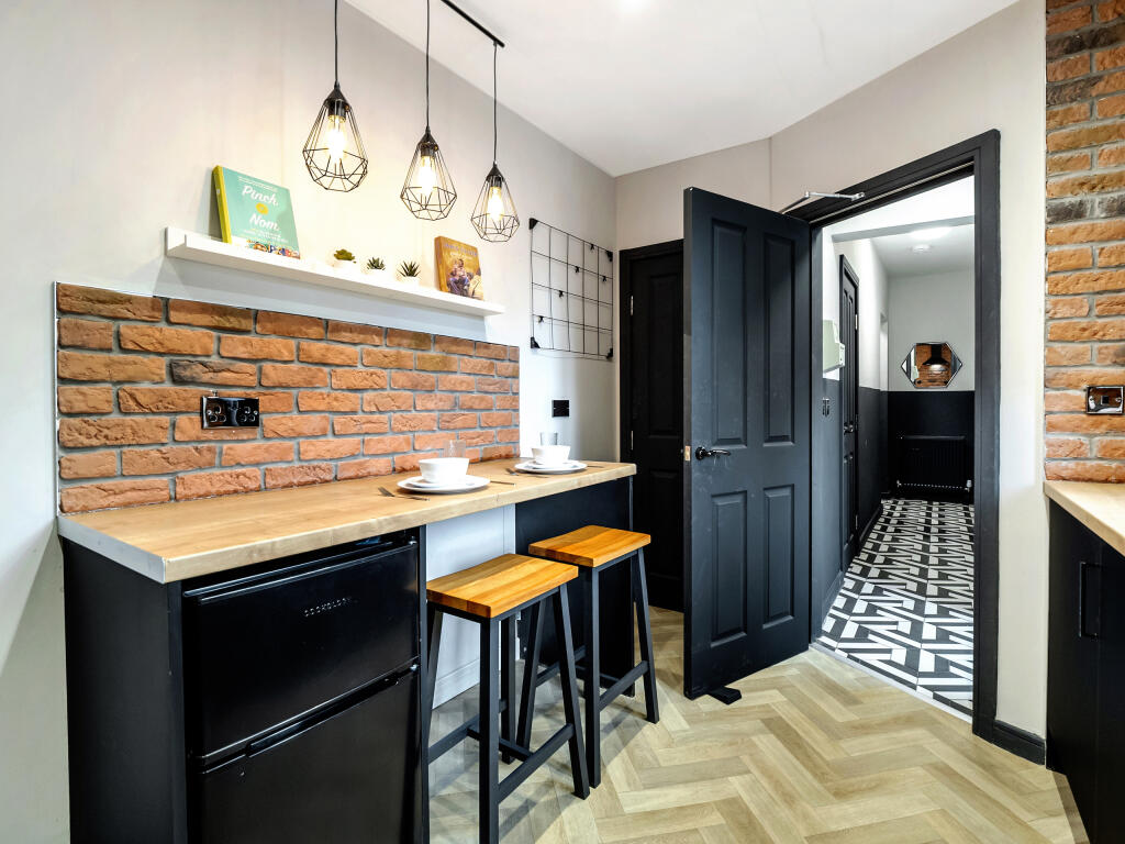 Lincoln Rd_Professional_No Logo 38